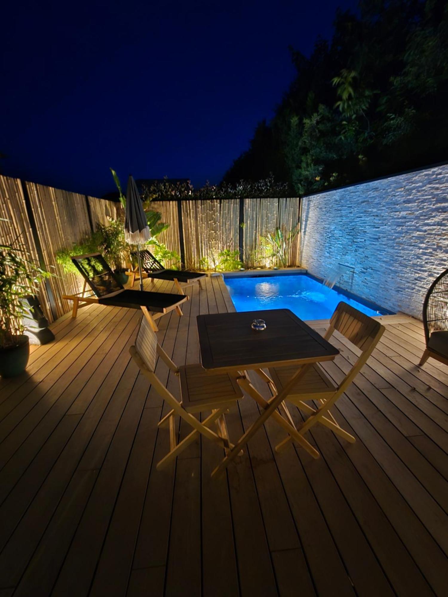 Le Cocoon - Jacuzzi, Sauna Et Piscine Privee 卡庞特拉 外观 照片