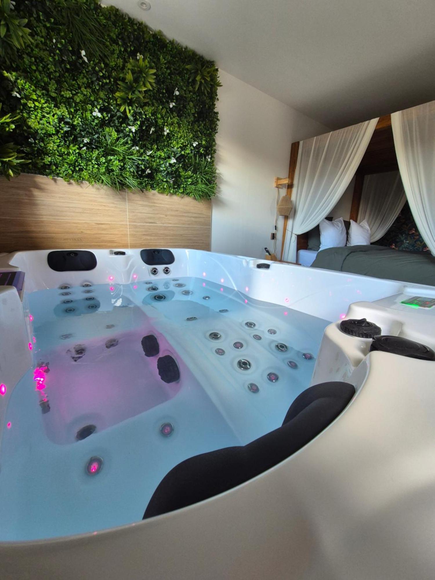 Le Cocoon - Jacuzzi, Sauna Et Piscine Privee 卡庞特拉 外观 照片