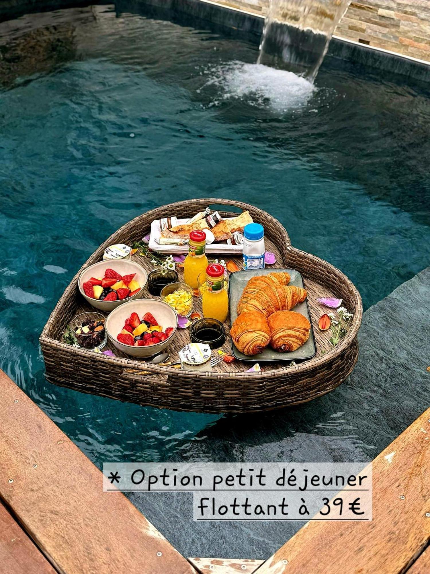Le Cocoon - Jacuzzi, Sauna Et Piscine Privee 卡庞特拉 外观 照片